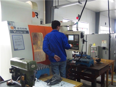 臺(tái)灣建榮精機(jī)數(shù)控車床